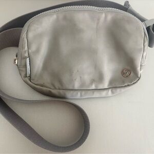 Lululemon Grey & Silver Everywhere Belt Bag 1L